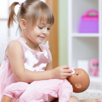 تاثیر بازی با عروسک در کاهش اضطراب کودکان